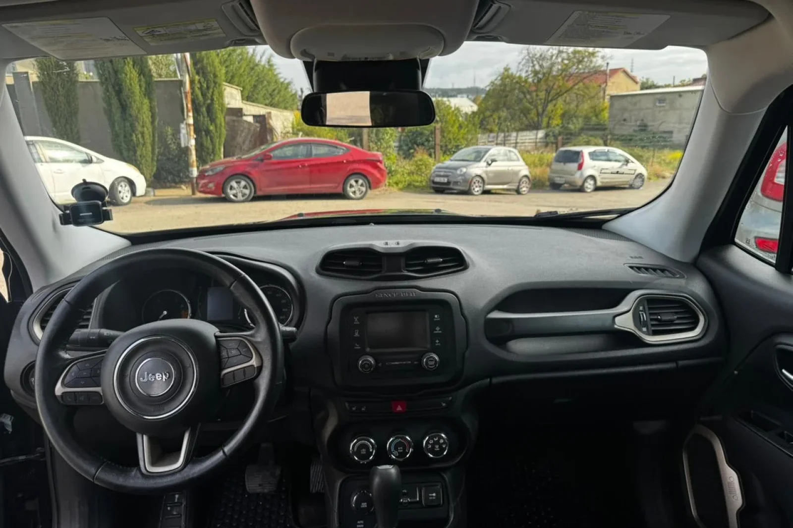 Huren Jeep Renegade Latitude Zwart 2017 in Tbilisi - 4 