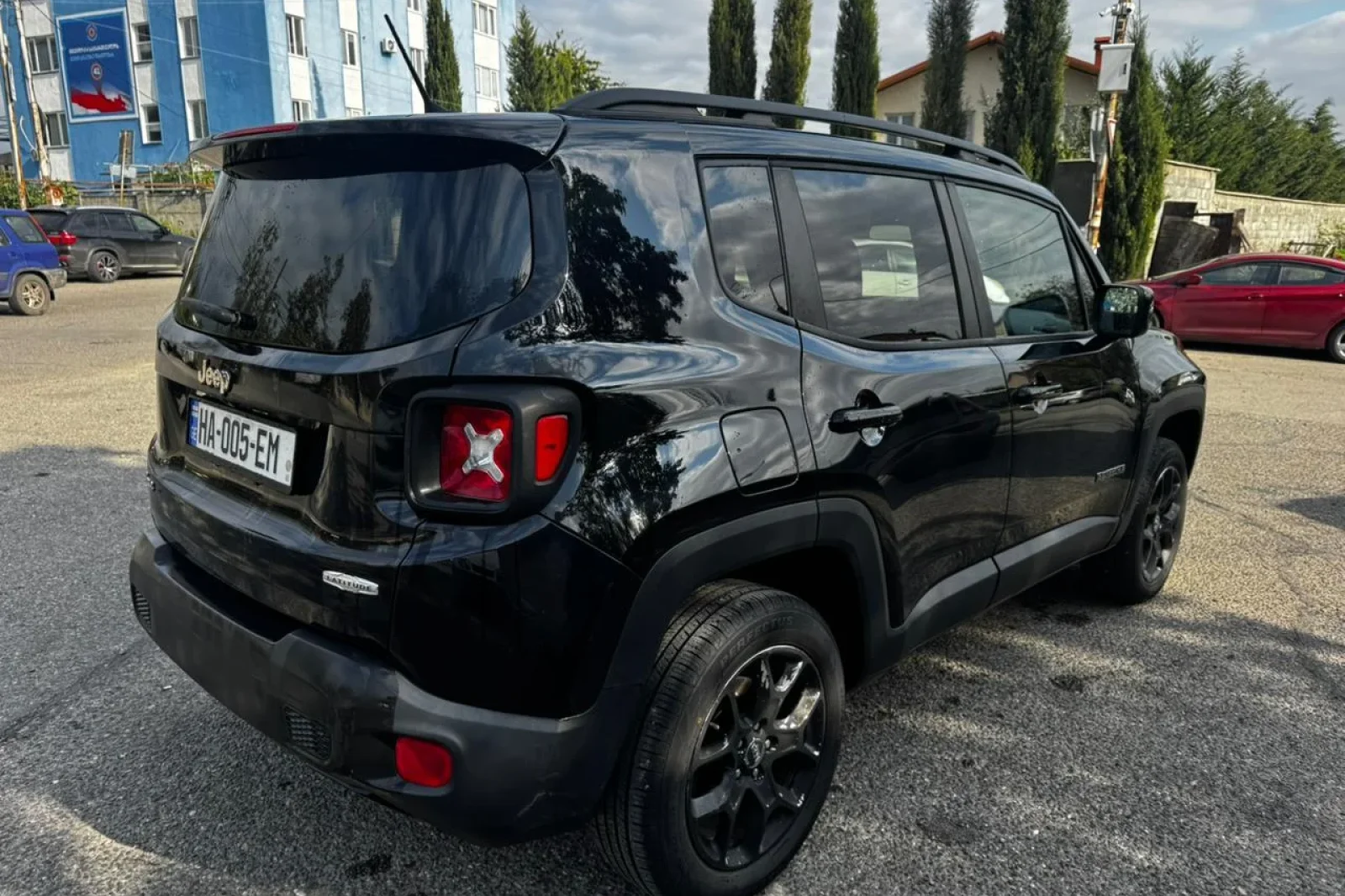 Huren Jeep Renegade Latitude Zwart 2017 in Tbilisi - 13 