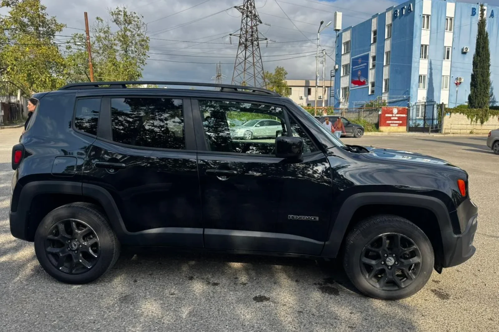 Huren Jeep Renegade Latitude Zwart 2017 in Tbilisi - 11 