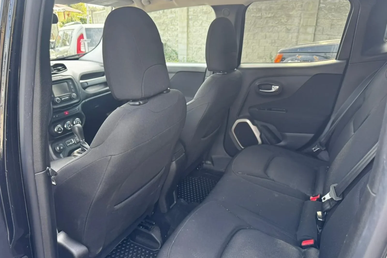 Huren Jeep Renegade Latitude Zwart 2017 in Tbilisi - 7 