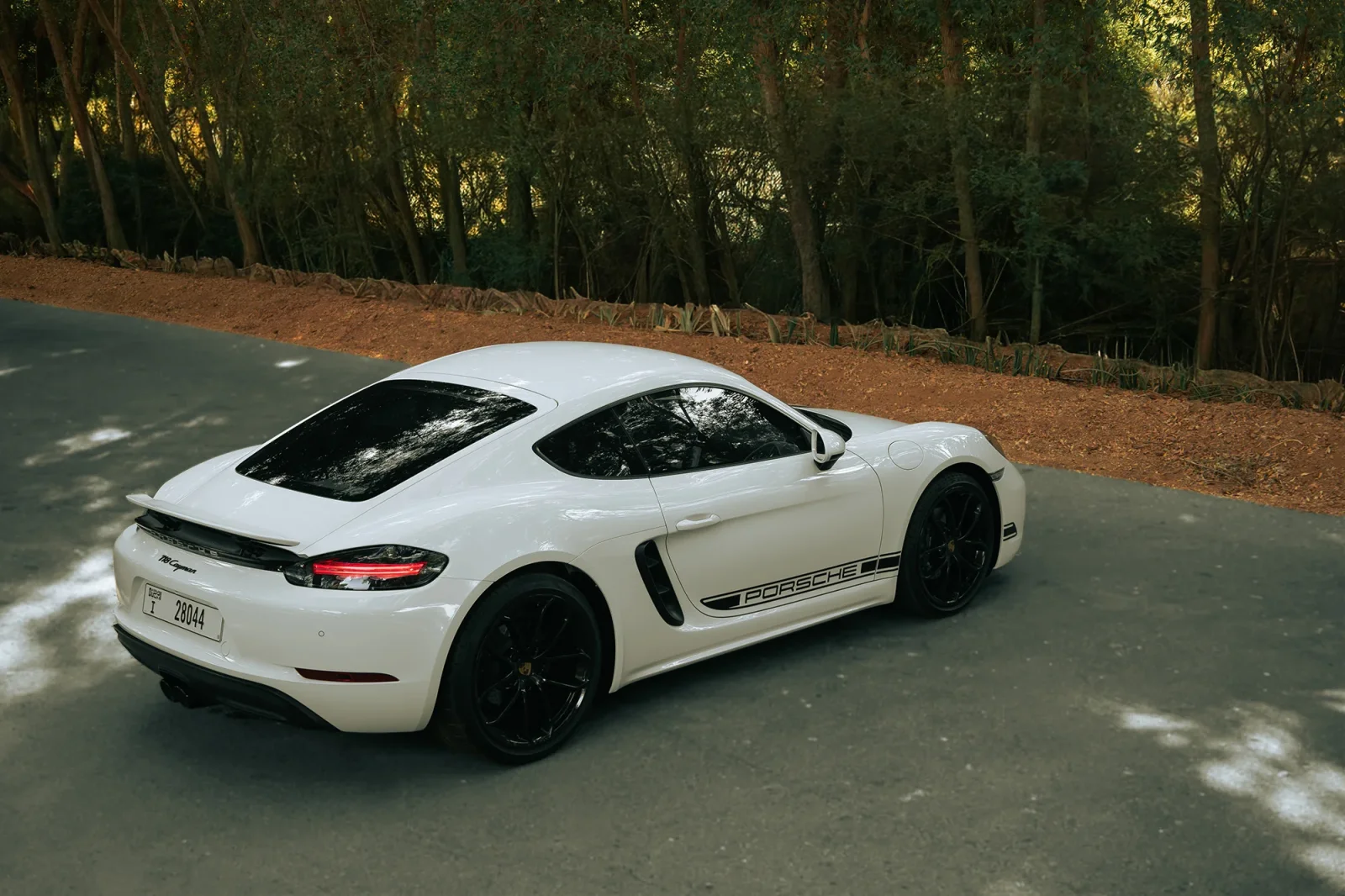 Loyer Porsche Cayman  Blanc 2024 en Abou Dabi - 9 