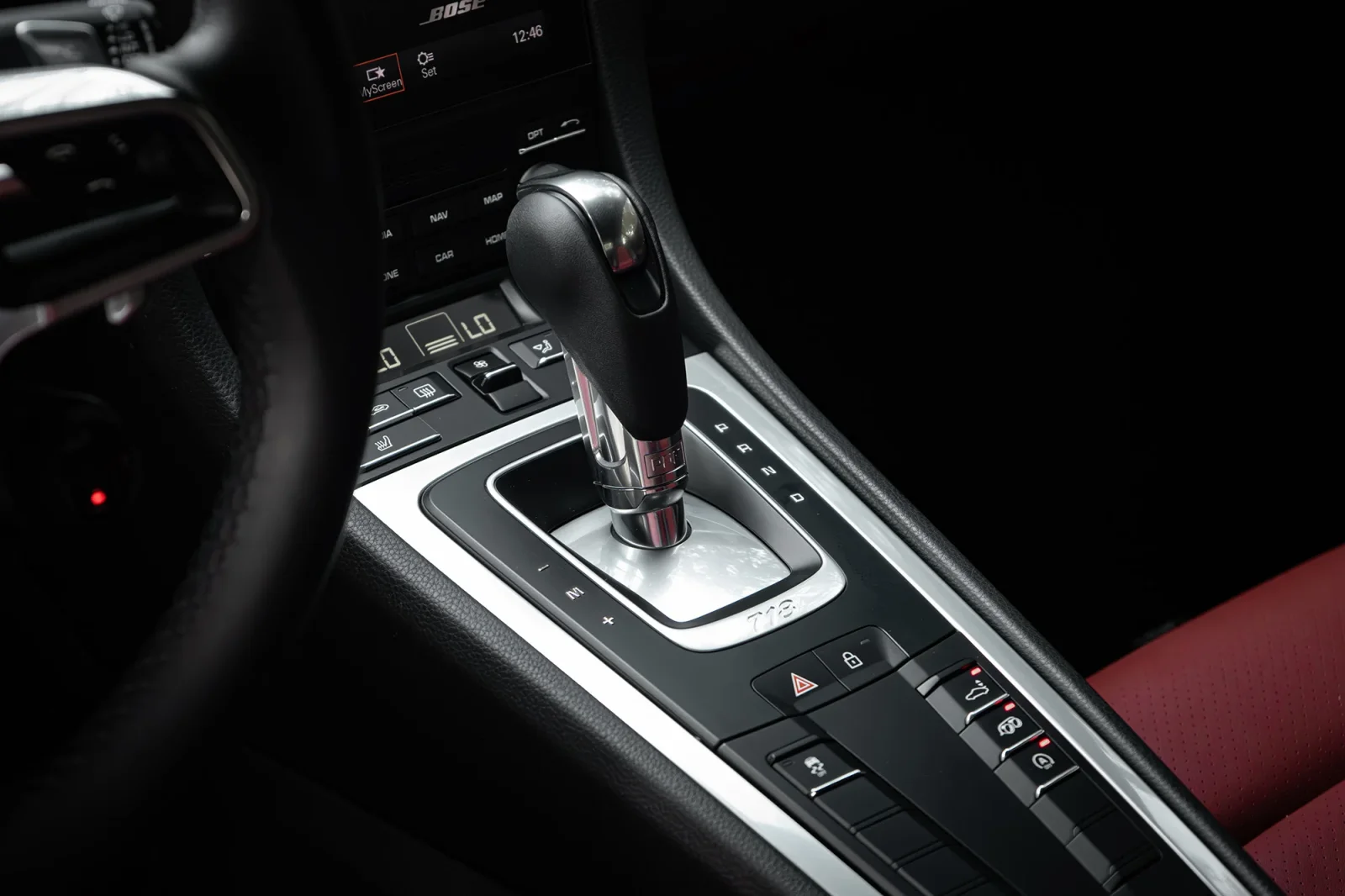 Loyer Porsche Cayman  Blanc 2024 en Abou Dabi - 5 