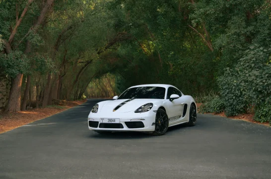 Porsche Cayman Blanc 2024