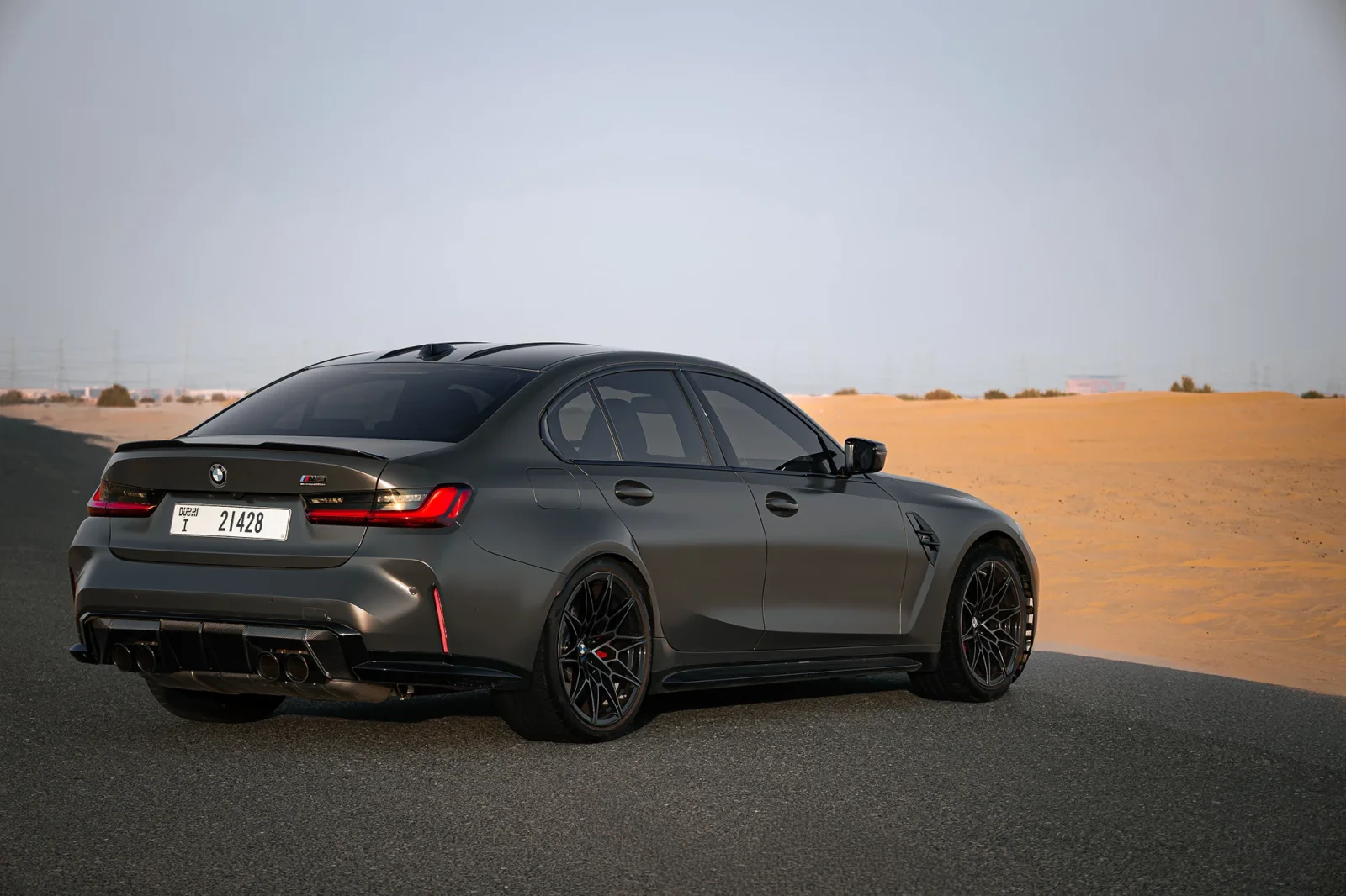 Huren BMW M3 Competition Grijs 2025 in Abu Dhabi - 14 