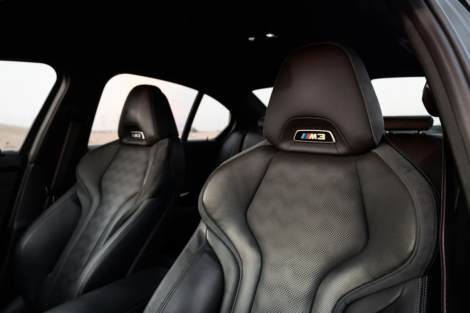 Huren BMW M3 Competition Grijs 2025 in Abu Dhabi - 8 