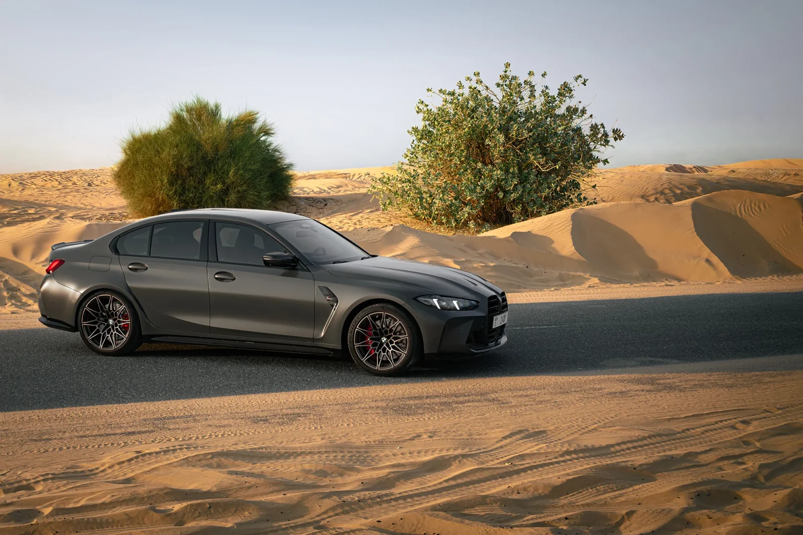 Huren BMW M3 Competition Grijs 2025 in Abu Dhabi - 3 