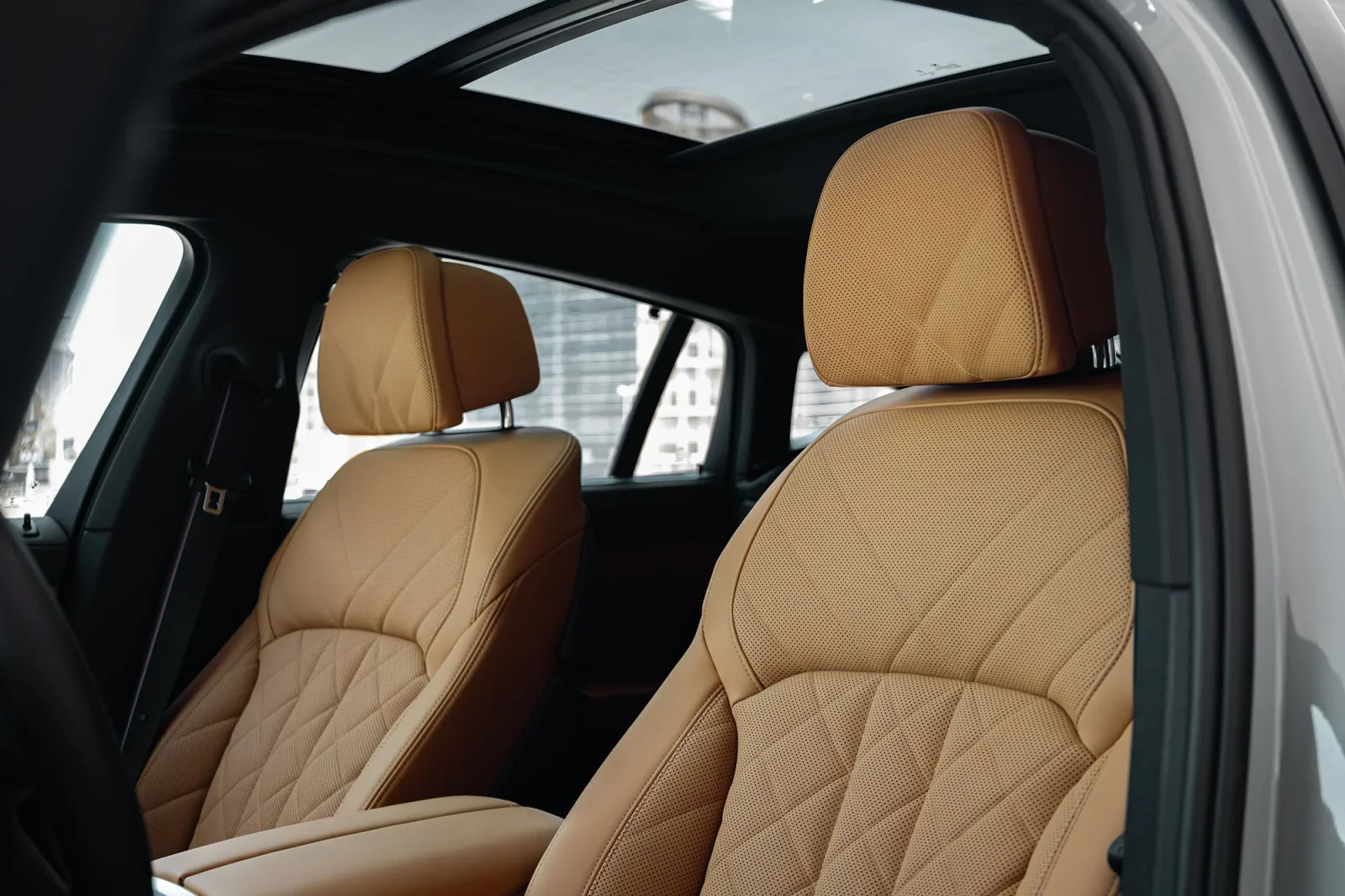 Huren BMW X6 40i Grijs 2025 in Abu Dhabi - 6 