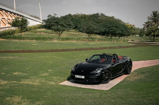 Porsche Boxster Siyah 2024