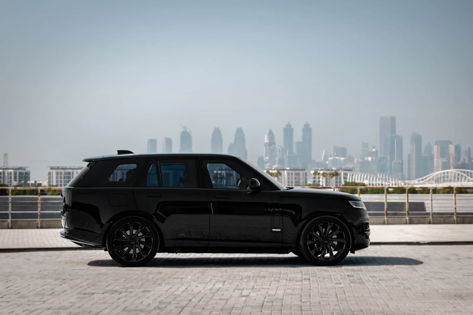 Rent Land Rover Range Rover Autobiography V8 Black 2023 in Abu Dhabi - 12 