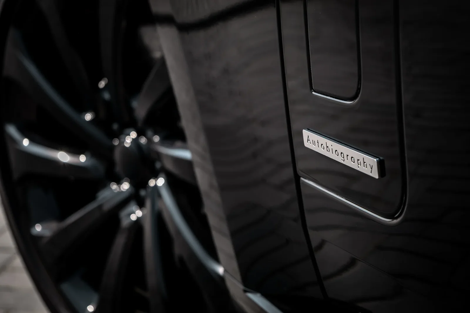 Rent Land Rover Range Rover Autobiography V8 Black 2023 in Abu Dhabi - 14 