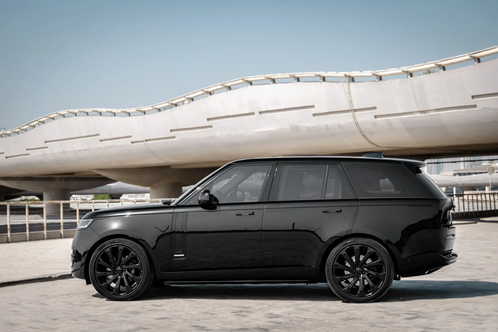 Rent Land Rover Range Rover Autobiography V8 Black 2023 in Abu Dhabi - 13 