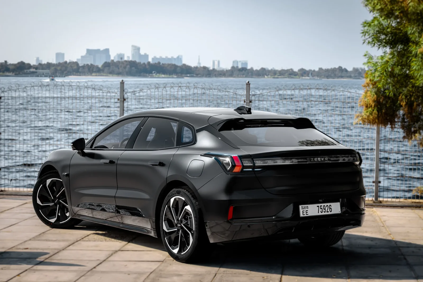 Loyer Zeekr 1  Noir 2025 en Abou Dabi - 10 