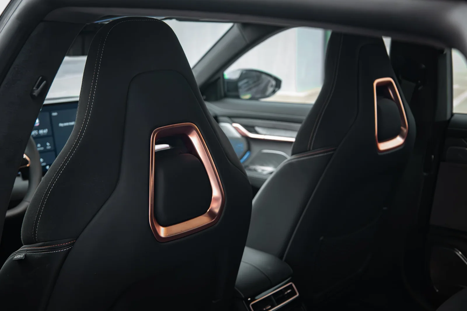 Loyer Zeekr 1  Noir 2025 en Abou Dabi - 12 