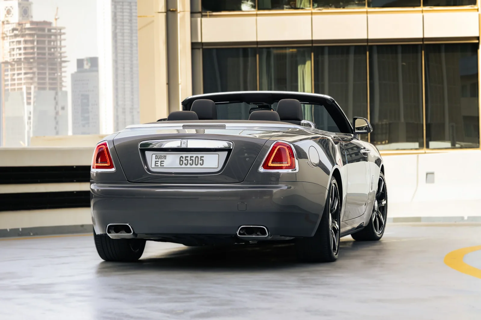 Miete Rolls-Royce Dawn  Grau 2022 in der Abu Dhabi - 11 