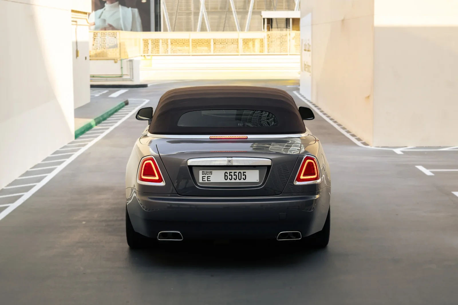 Miete Rolls-Royce Dawn  Grau 2022 in der Abu Dhabi - 13 