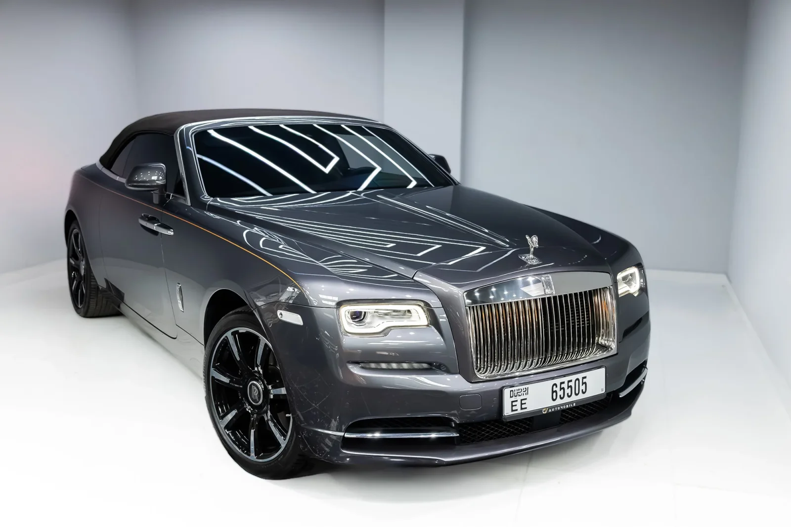 Miete Rolls-Royce Dawn  Grau 2022 in der Abu Dhabi - 2 