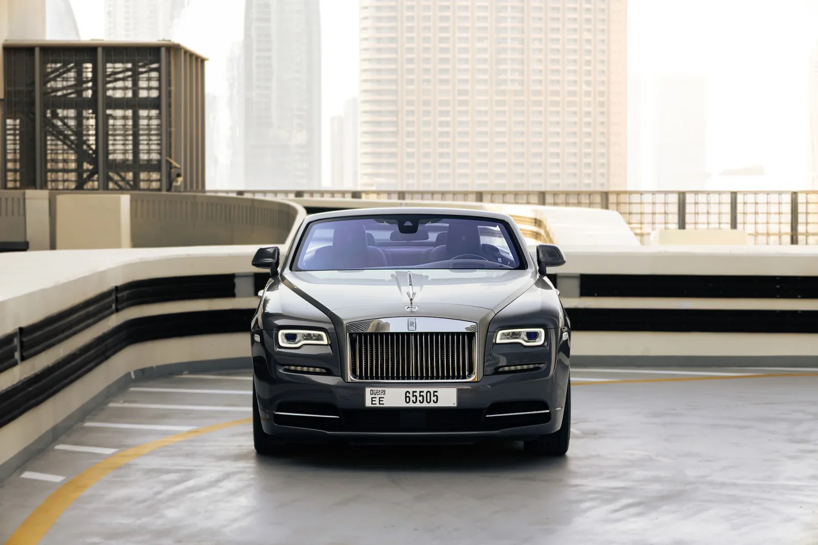 Miete Rolls-Royce Dawn  Grau 2022 in der Abu Dhabi - 3 