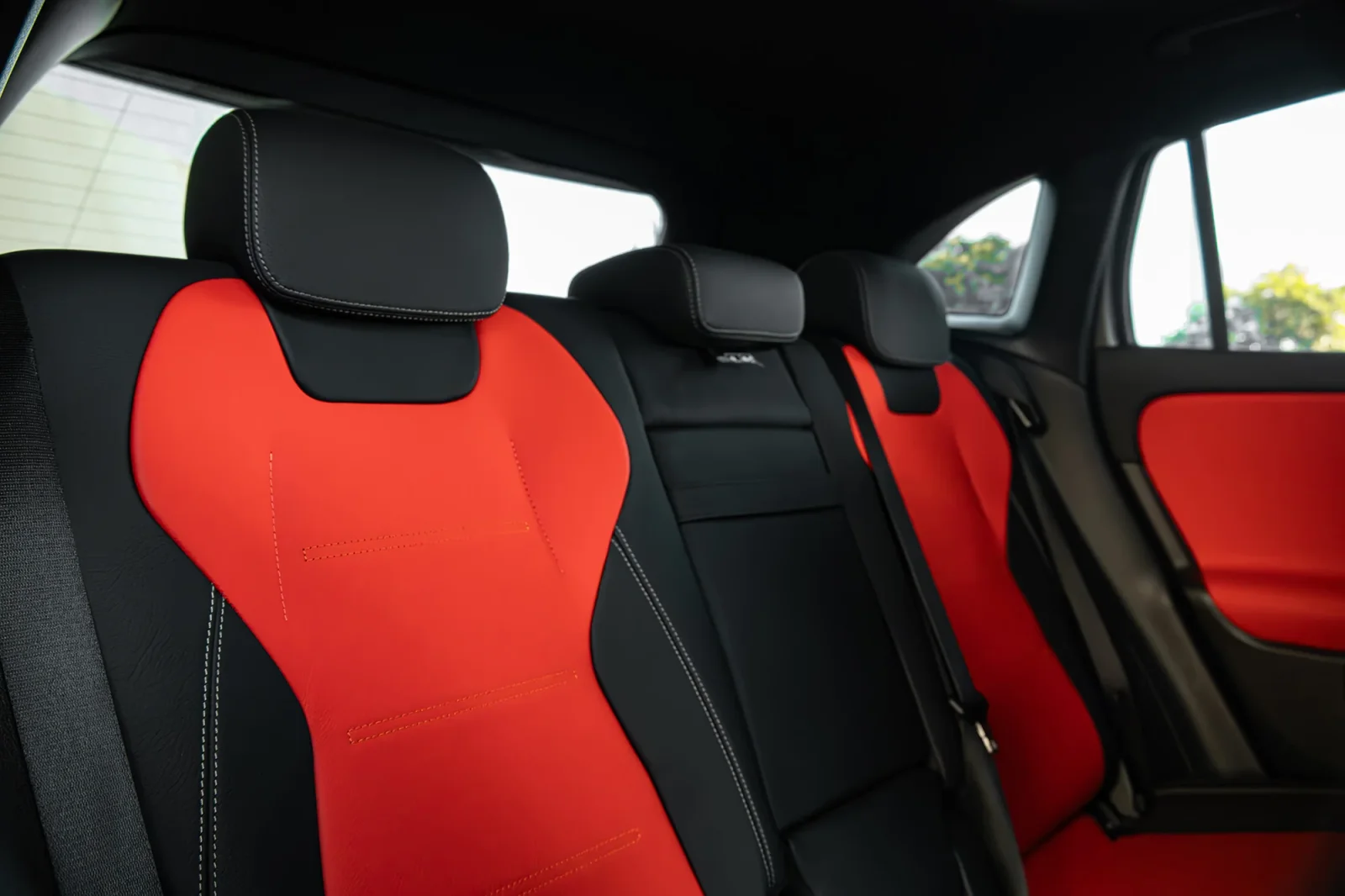 Rent Mercedes-Benz GLA-Class 35 AMG Grey 2025 in Abu Dhabi - 9 