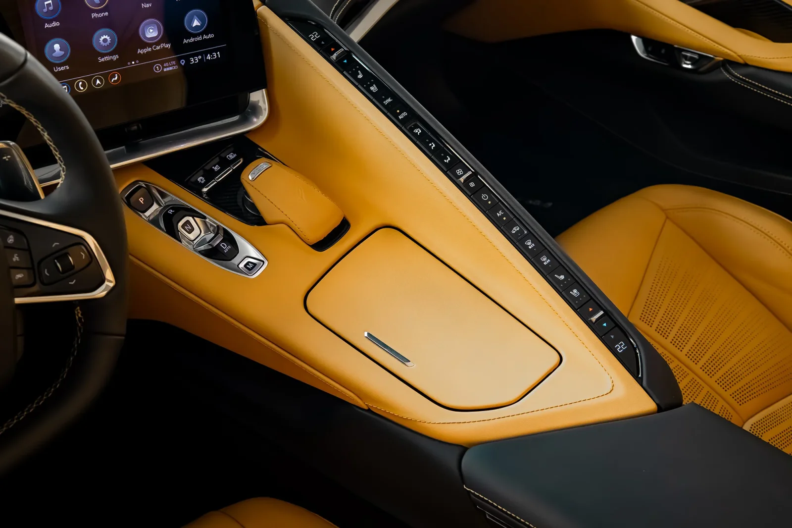 Kiralık Chevrolet Corvette C8 Kahverengi 2023 içinde Abu Dhabi - 6 