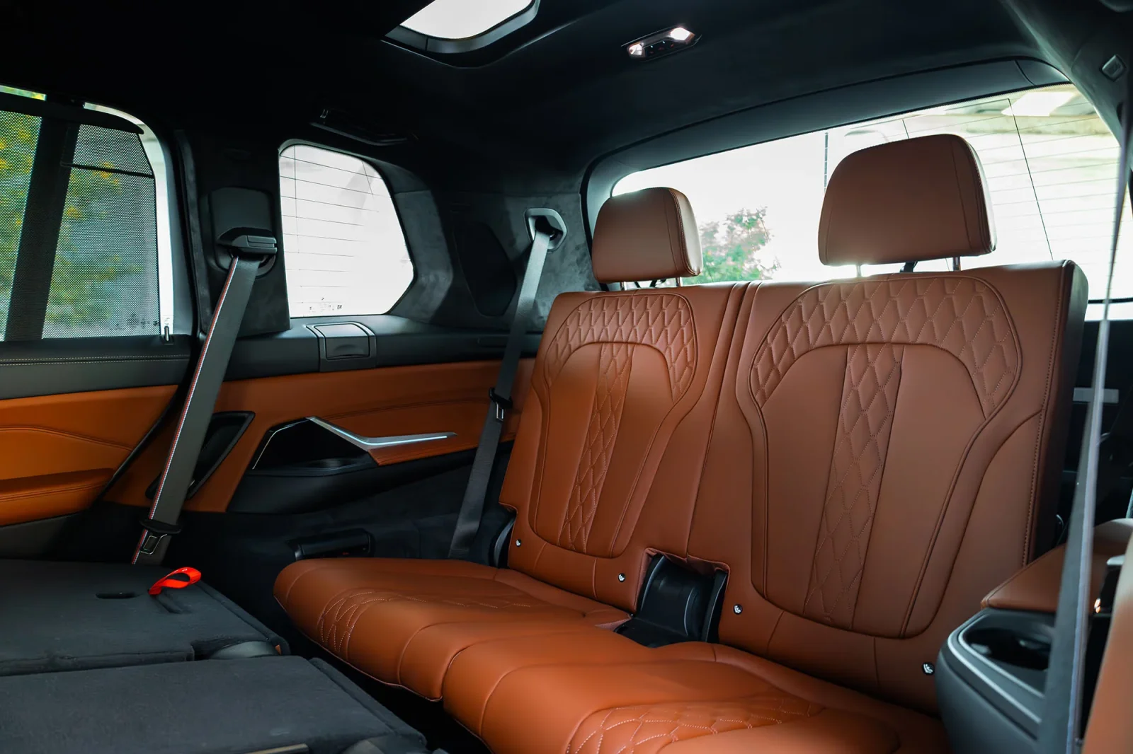 Huren BMW X7 40i Grijs 2025 in Abu Dhabi - 5 