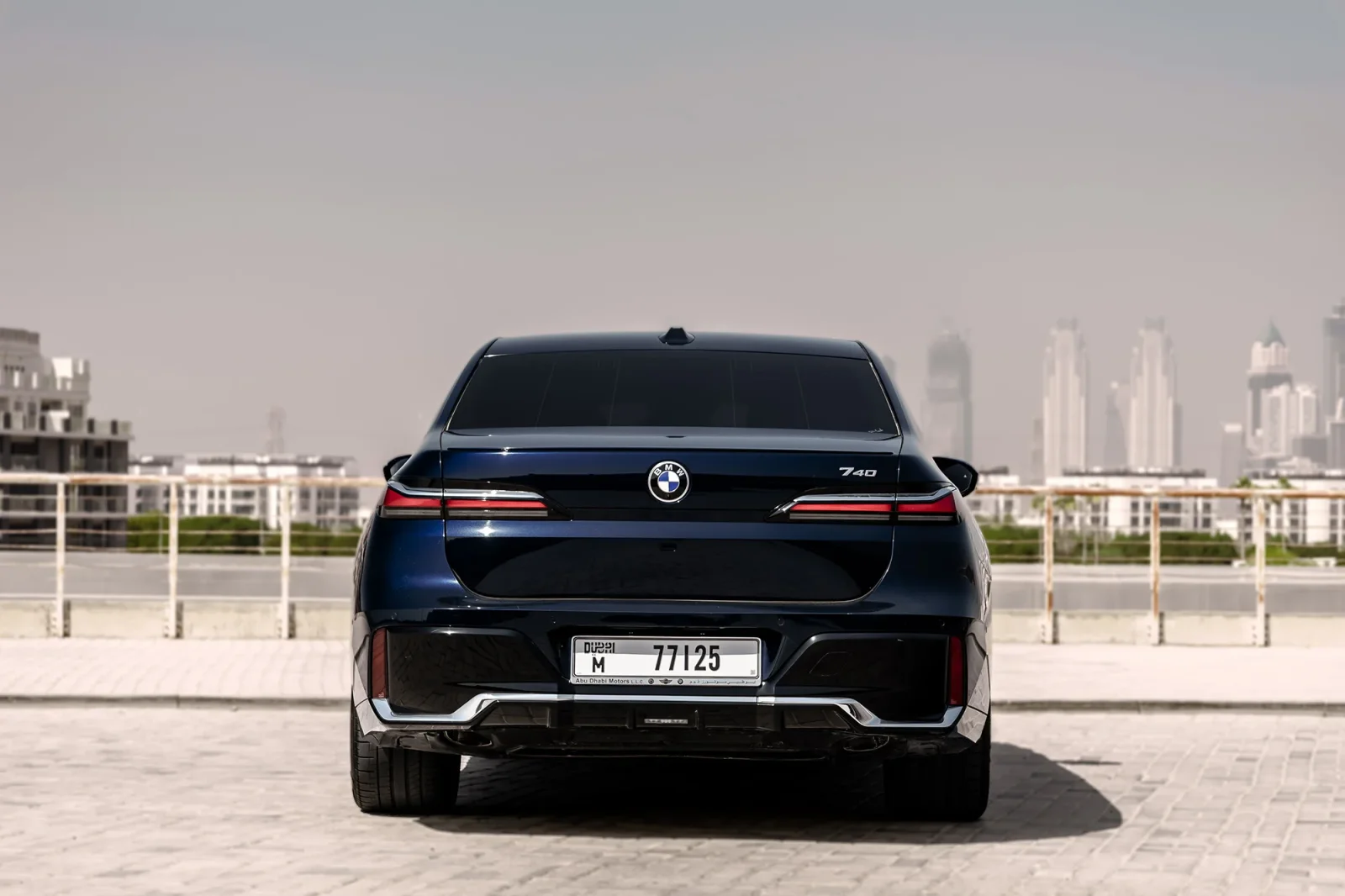 Аренда BMW 7-Series 740i Синий 2023 в Абу-Даби