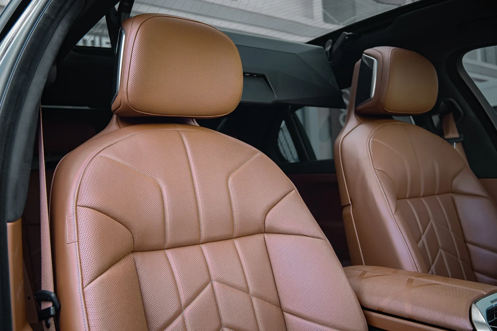 Аренда BMW 7-Series 740i Синий 2023 в Абу-Даби