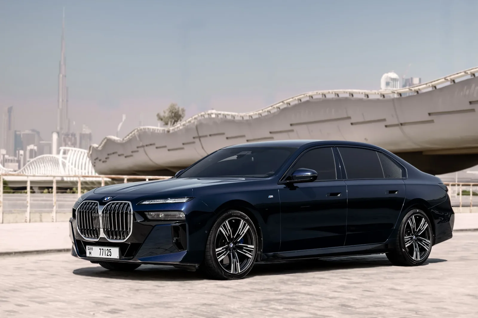 Аренда BMW 7-Series 740i Синий 2023 в Абу-Даби