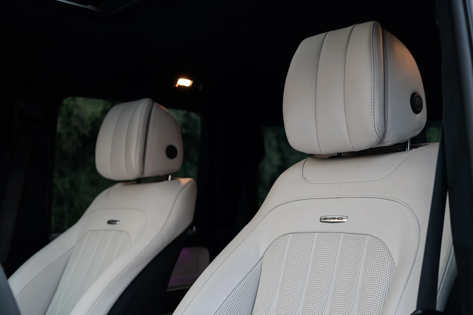 Alquiler Mercedes-Benz G-Class G63 AMG Gris 2023 en Abu Dabi - 2 