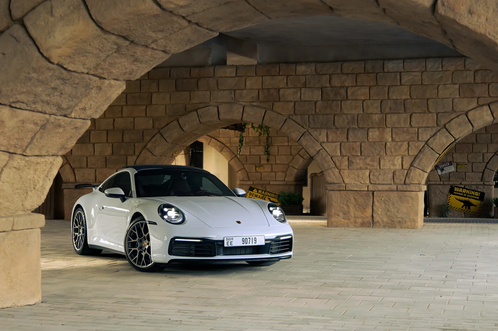 Alquiler Porsche 911  Blanco 2023 en Abu Dabi - 2 