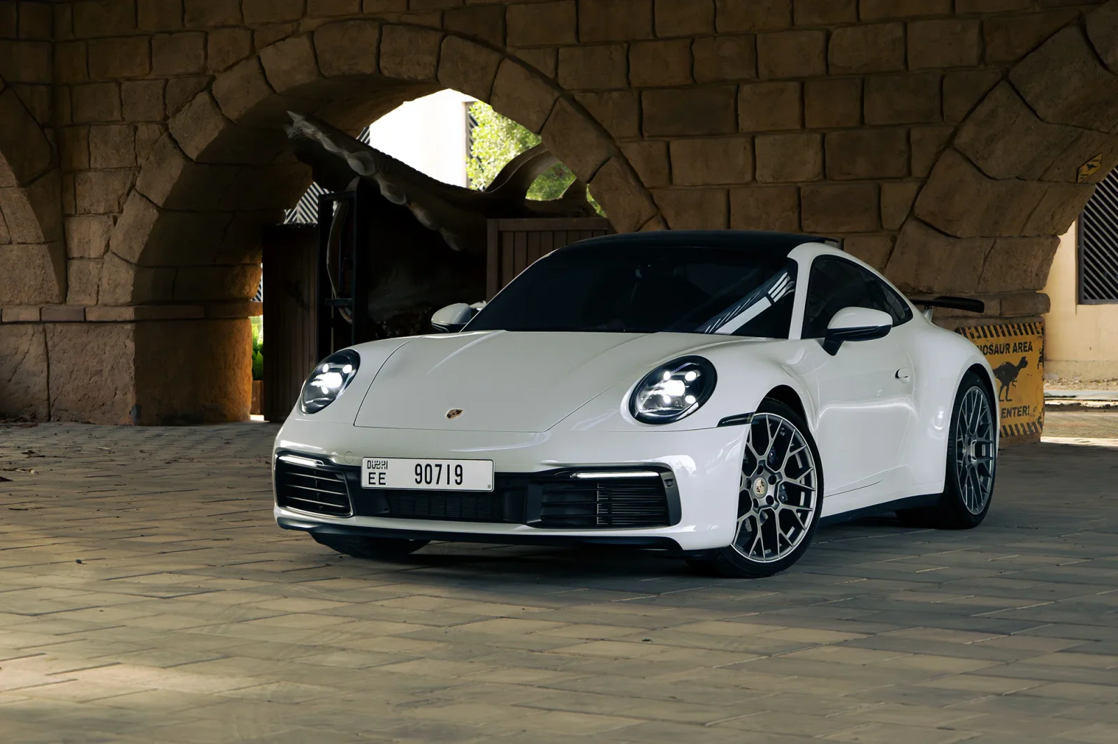 Alquiler Porsche 911  Blanco 2023 en Abu Dabi