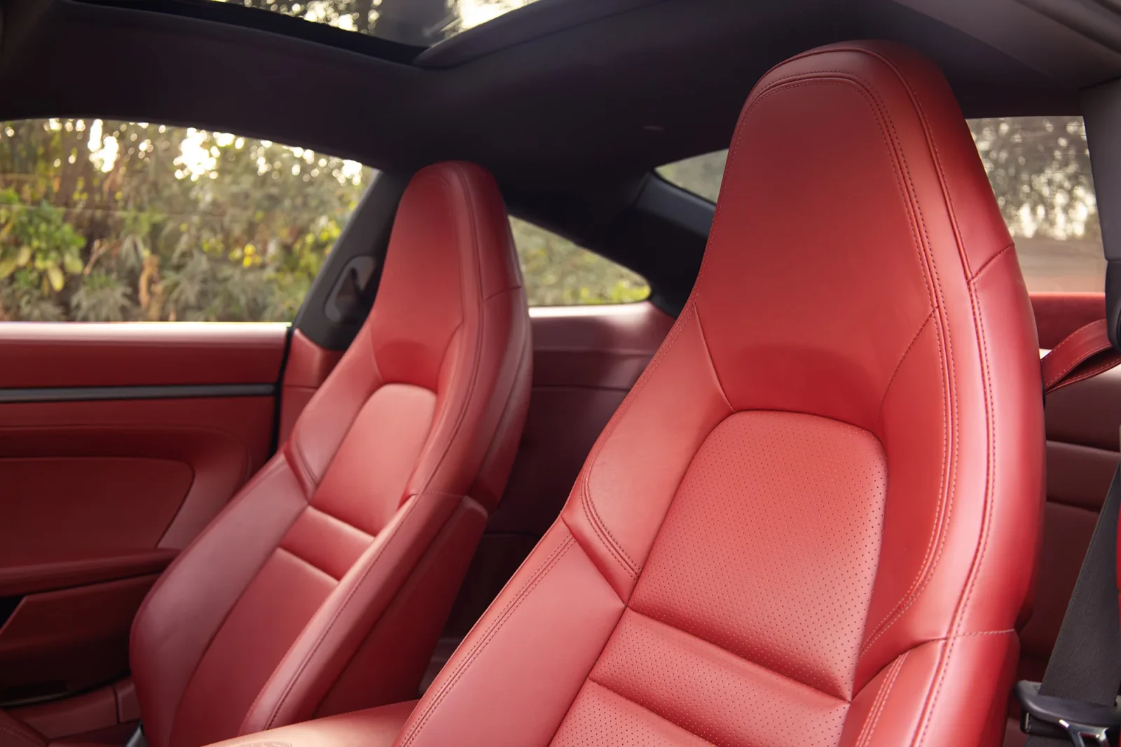 Alquiler Porsche 911  Blanco 2023 en Abu Dabi - 3 