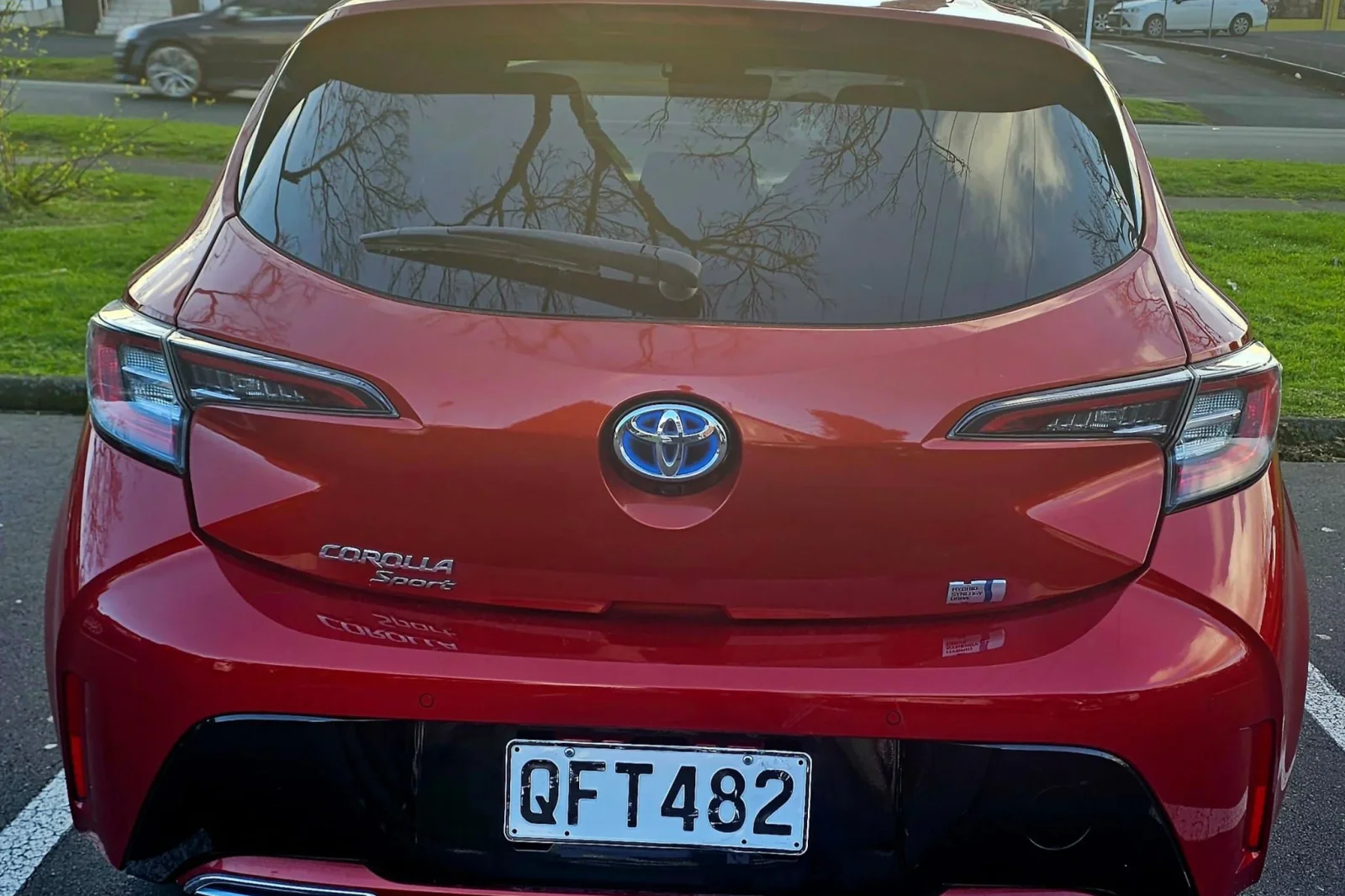 Huren Toyota Corolla Sport Rood 2019 in Mangere - 3 