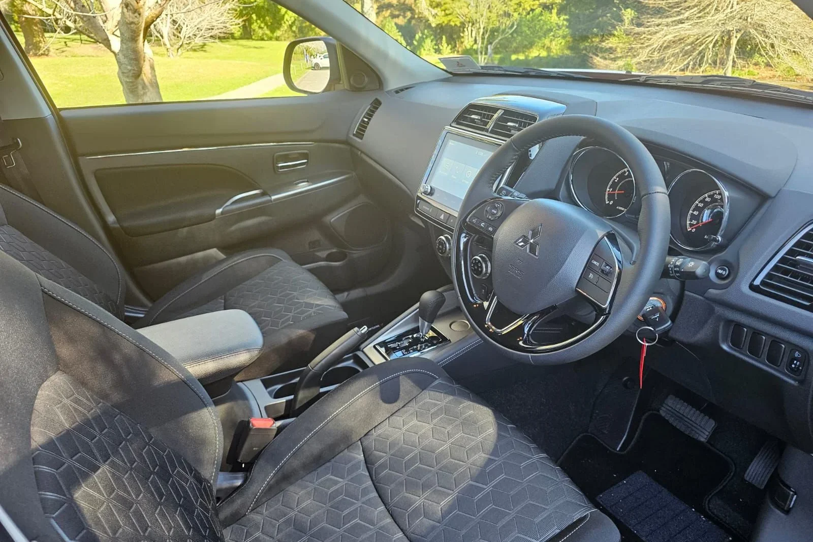 Huren Mitsubishi ASX  Oranje 2025 in Mangere - 3 