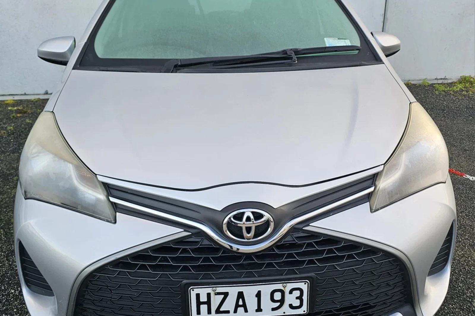 Alquiler Toyota Yaris  Plata 2015 en Mangere - 2 