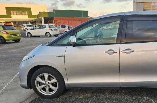 Toyota Estima Zilver 2008