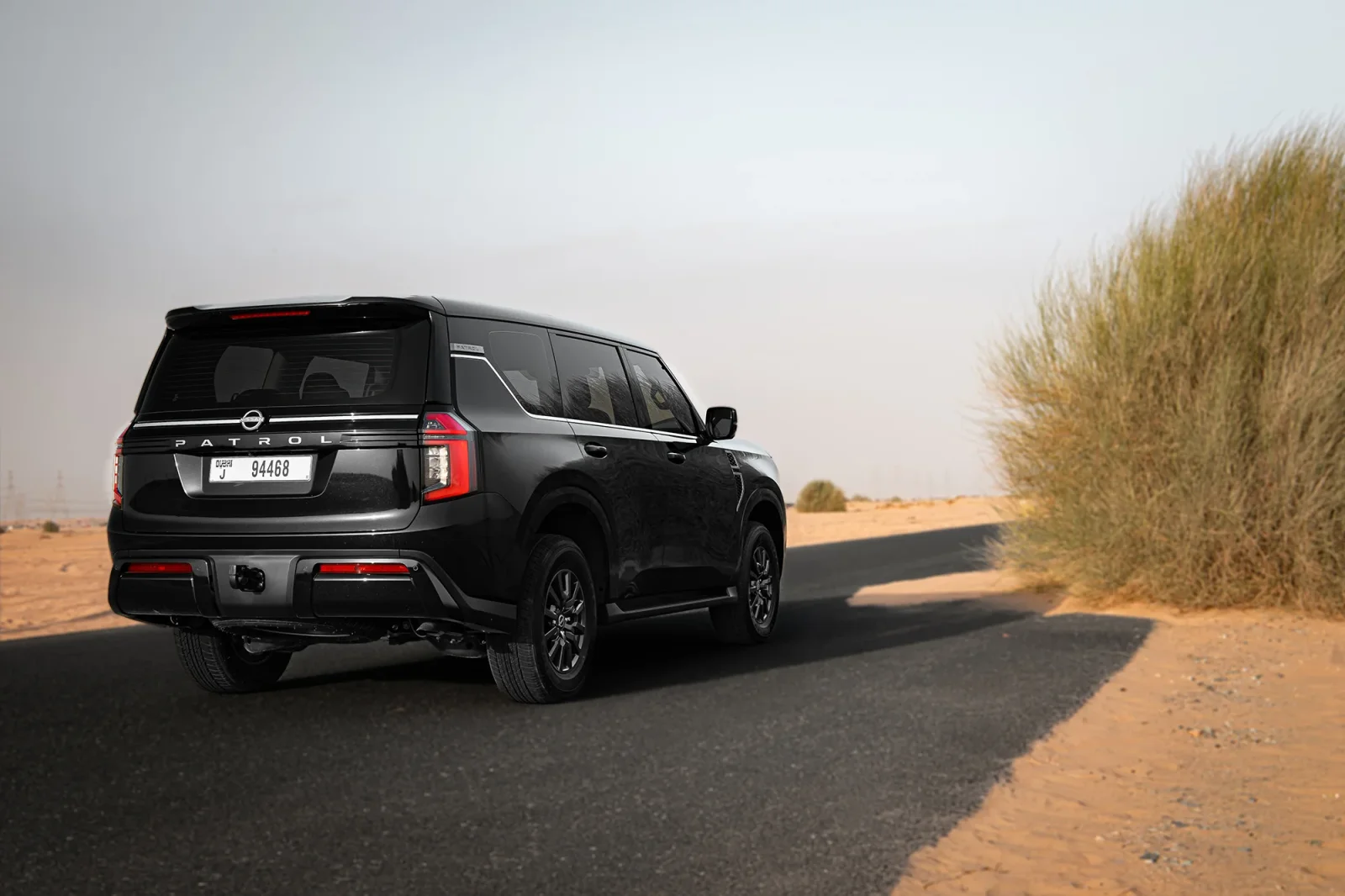 Kiralık Nissan Patrol  Siyah 2025 içinde Abu Dhabi - 9 