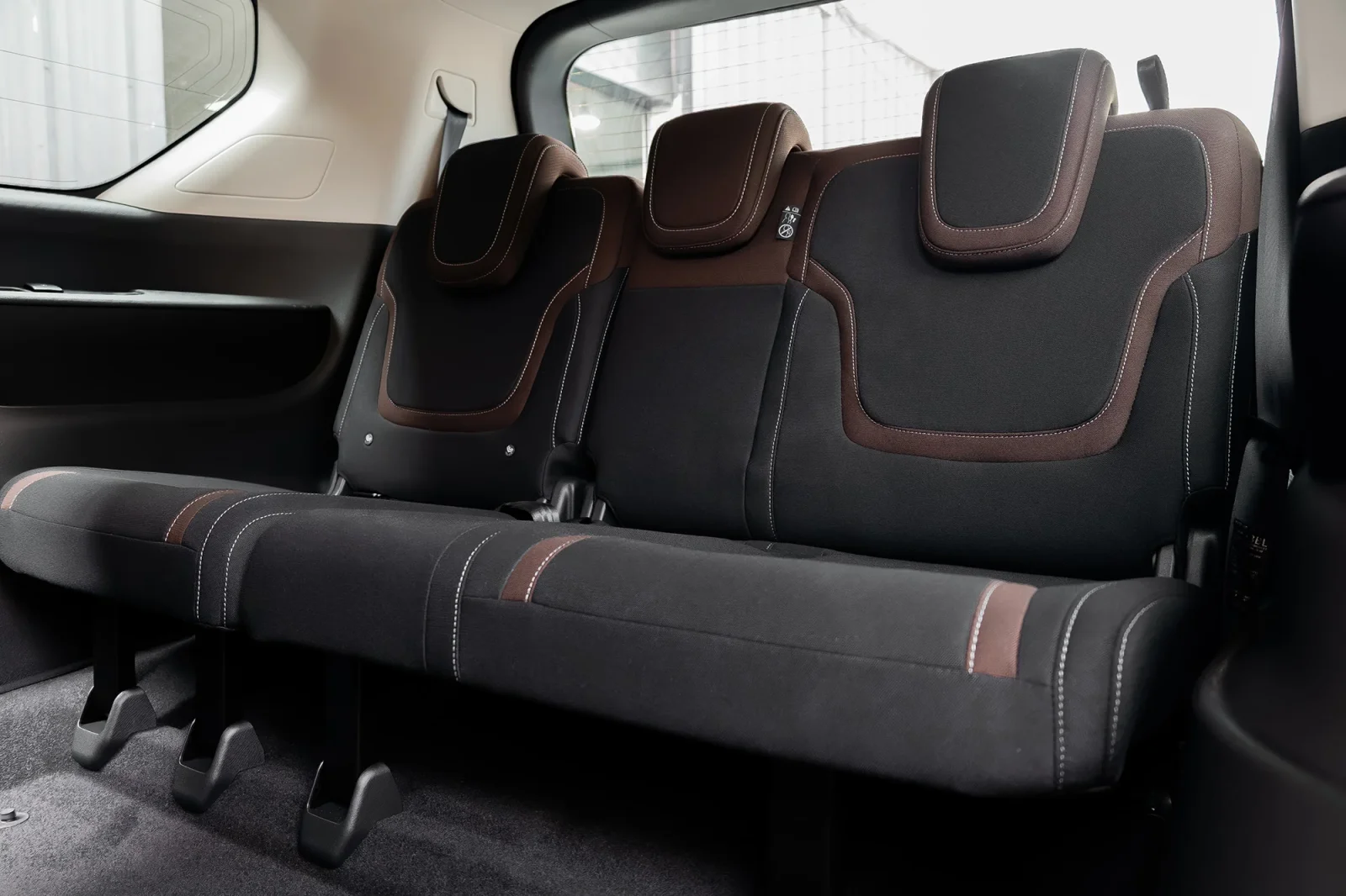 Kiralık Nissan Patrol  Siyah 2025 içinde Abu Dhabi - 8 