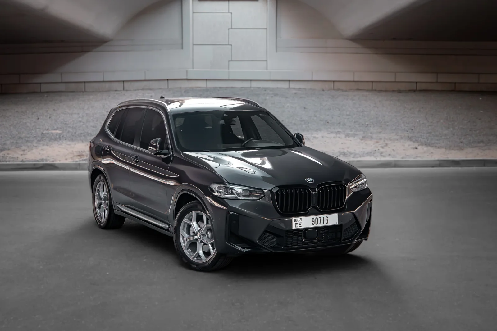 Huren BMW X3  Grijs 2024 in Abu Dhabi