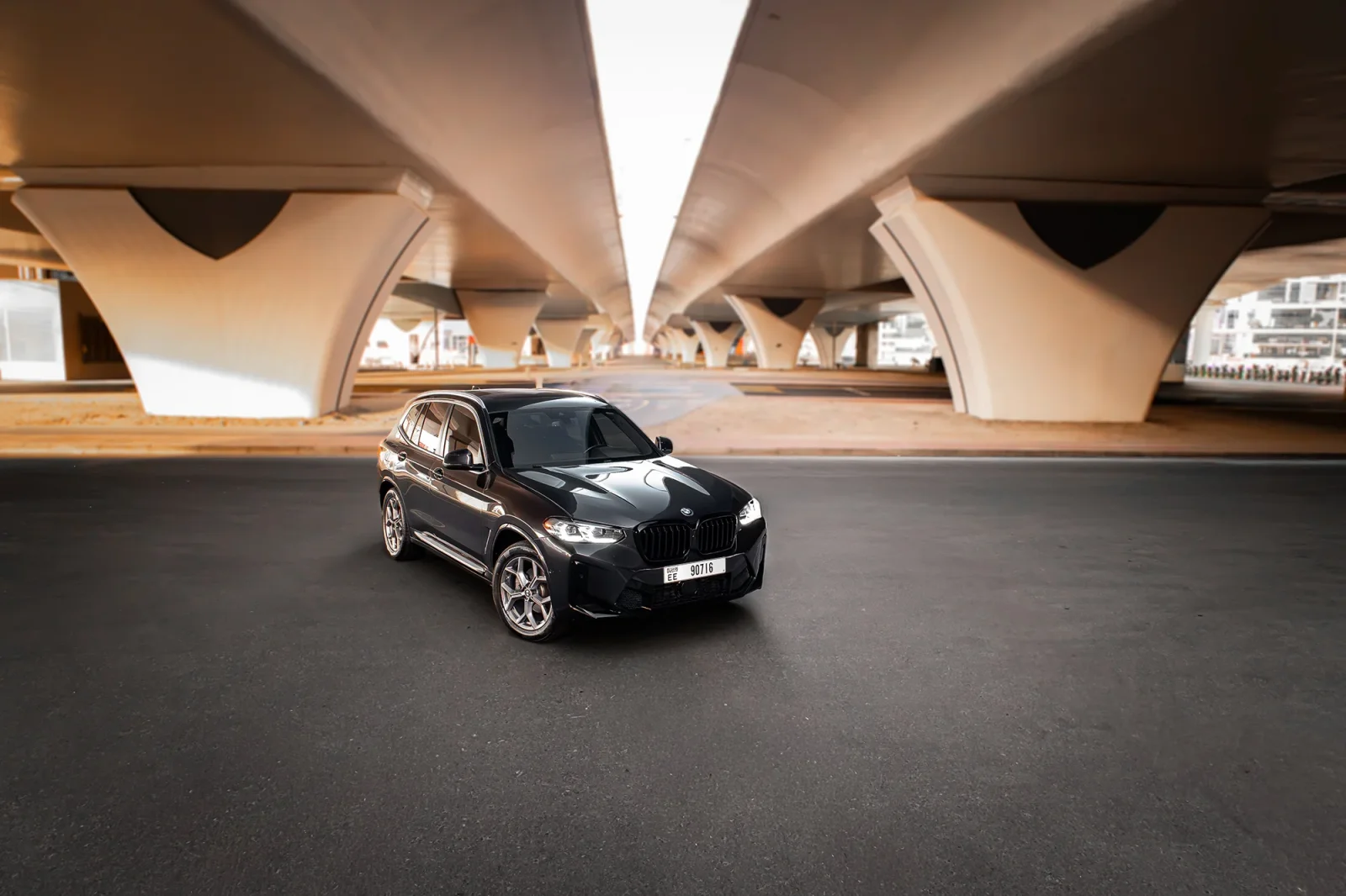 Huren BMW X3  Grijs 2024 in Abu Dhabi - 2 