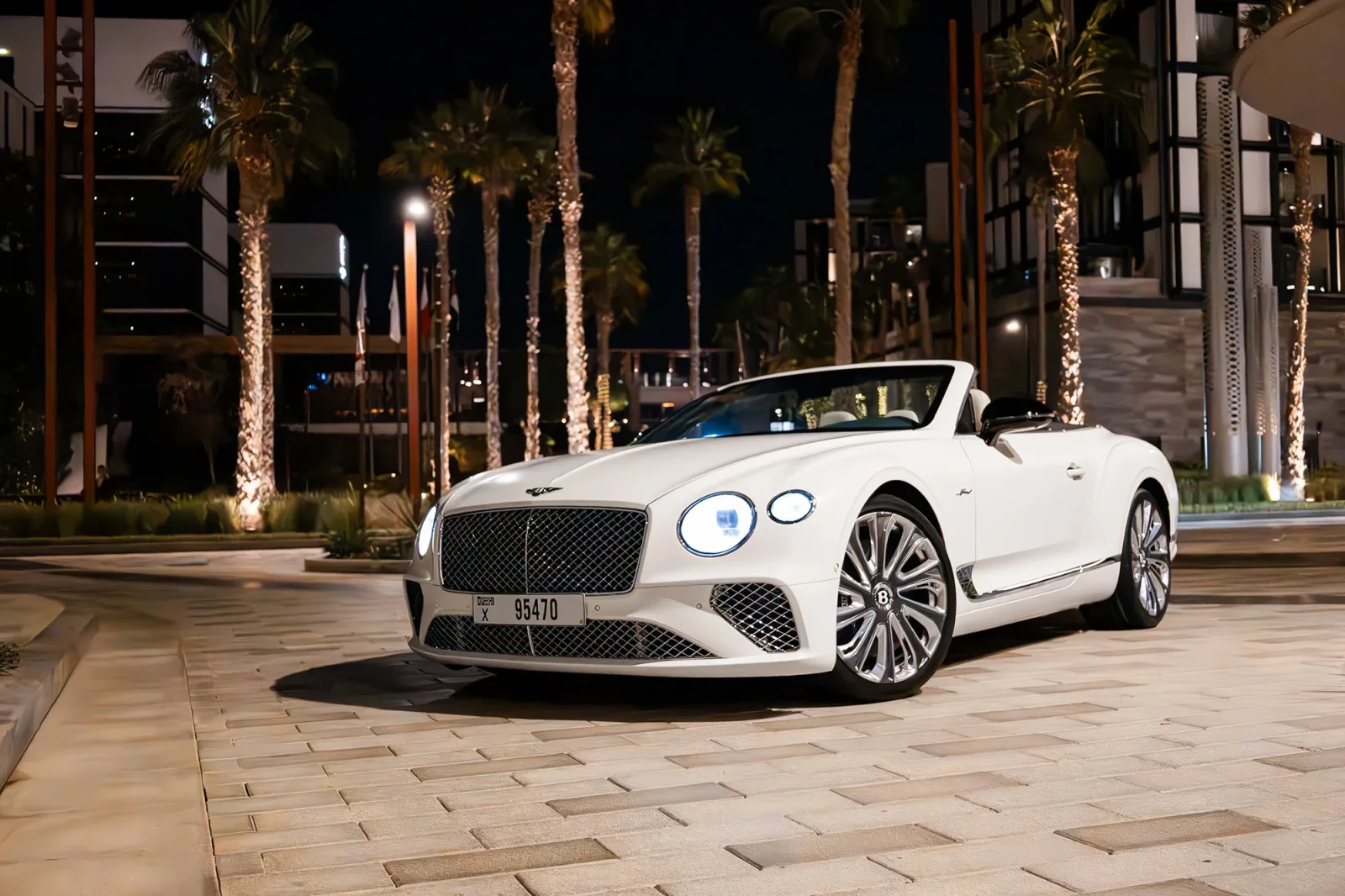 Loyer Bentley Continental GT Mulliner  Blanc 2022 en Abou Dabi - 3 