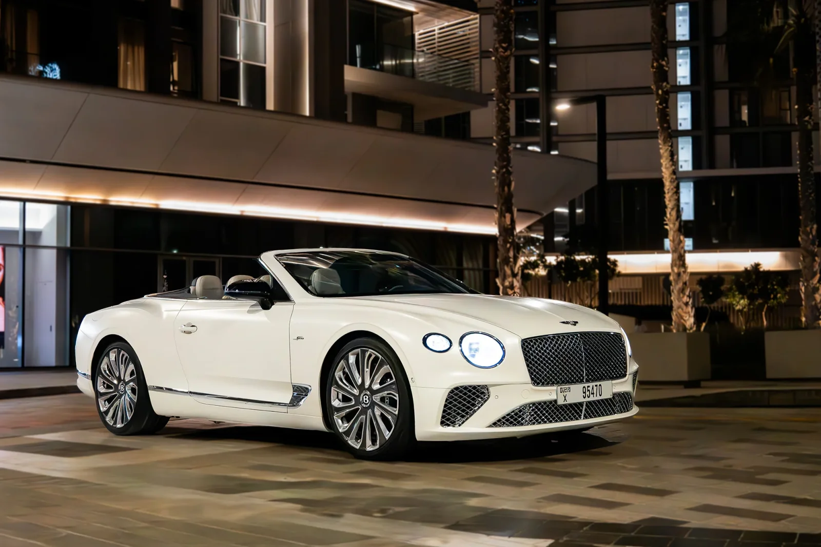 Loyer Bentley Continental GT Mulliner  Blanc 2022 en Abou Dabi - 2 