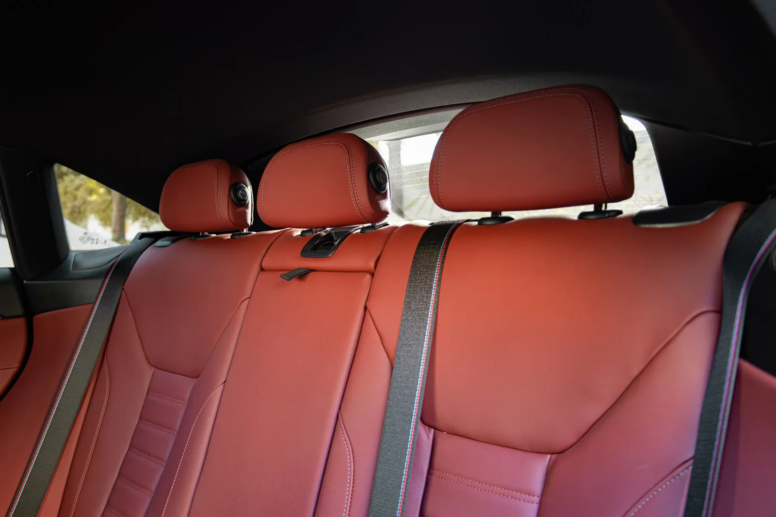 Alquiler BMW M4 440 Gran Coupe Gris 2024 en Abu Dabi - 7 