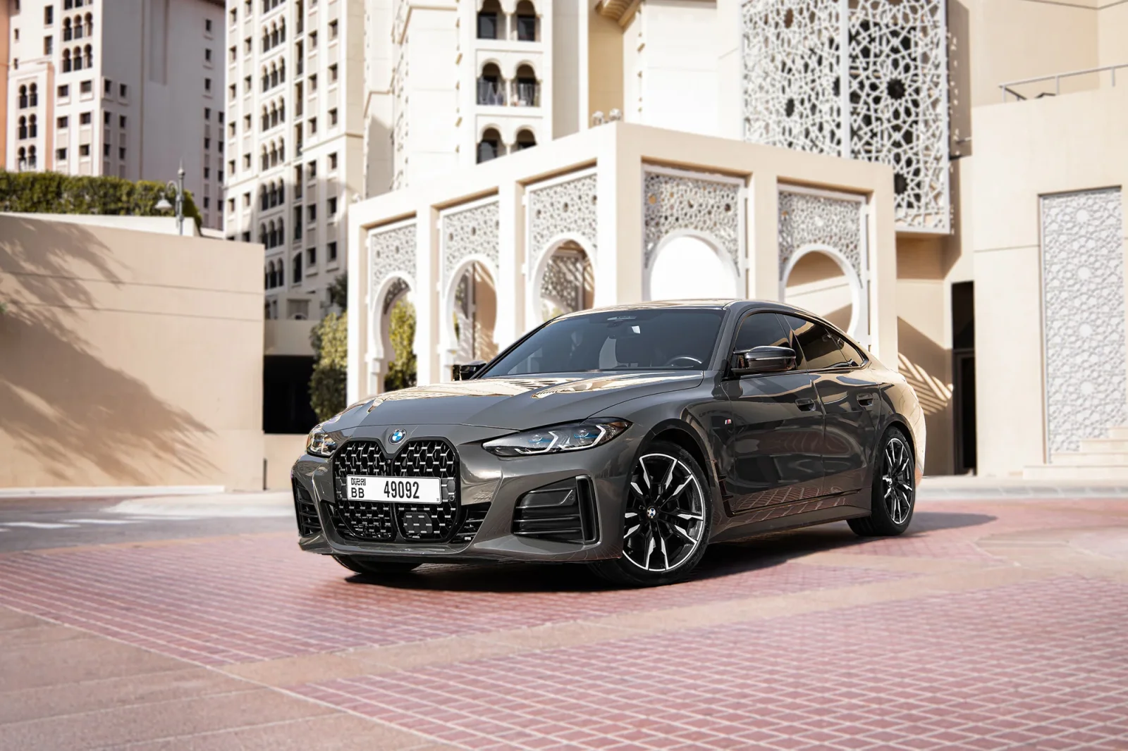 Alquiler BMW M4 440 Gran Coupe Gris 2024 en Abu Dabi