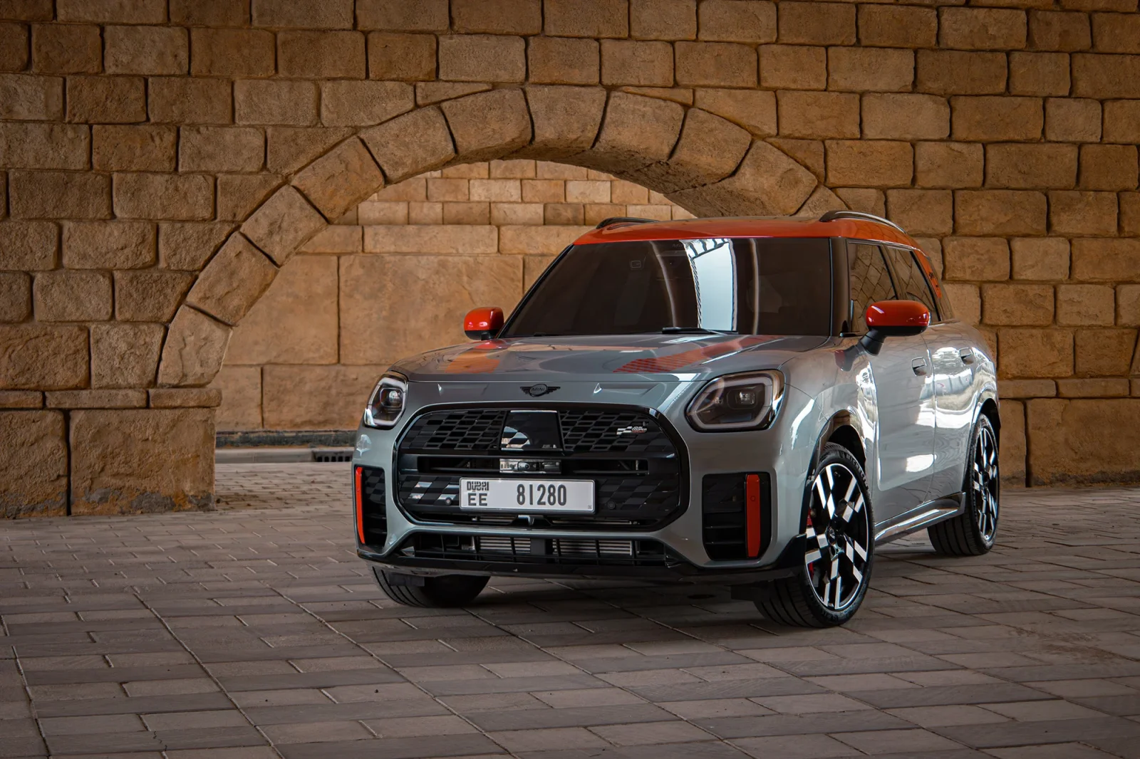 Huren Mini Countryman JCW Grijs 2024 in Abu Dhabi - 8 