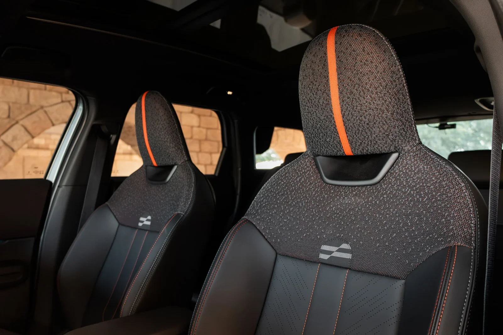 Huren Mini Countryman JCW Grijs 2024 in Abu Dhabi - 13 