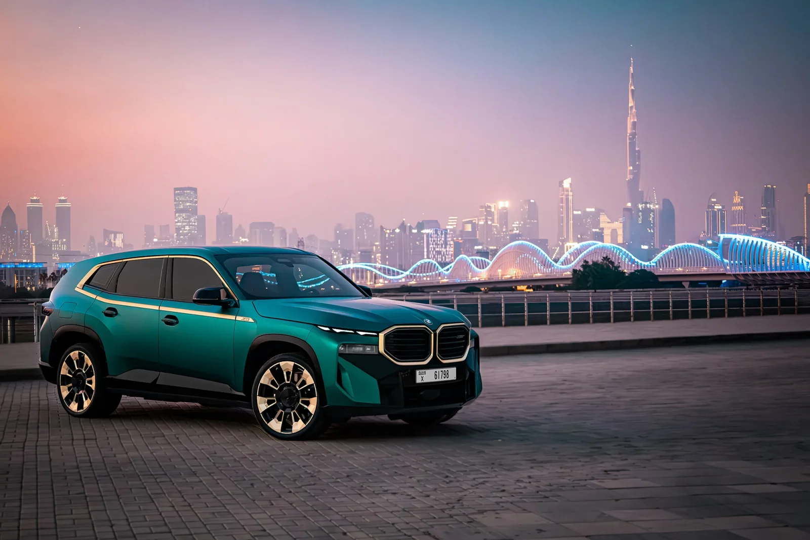 Alquiler BMW XM  Verde 2023 en Abu Dabi