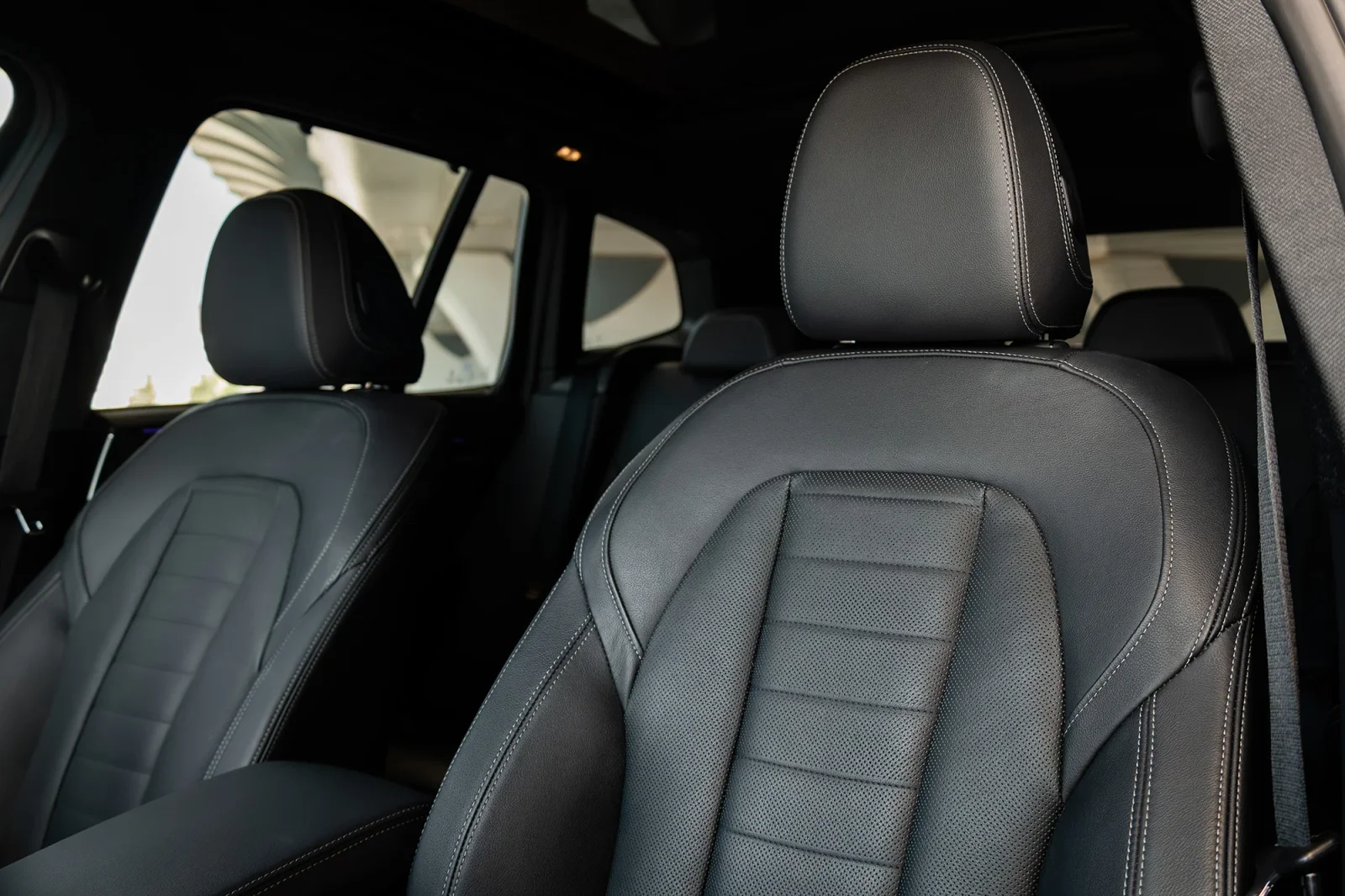 Kiralık BMW X3 20i M - Sport Beyaz 2022 içinde Abu Dhabi - 3 