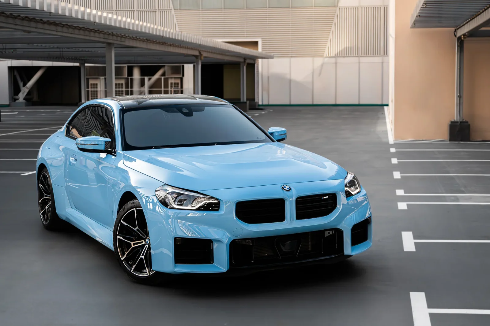 Kiralık BMW M2  Mavi 2024 içinde Abu Dhabi