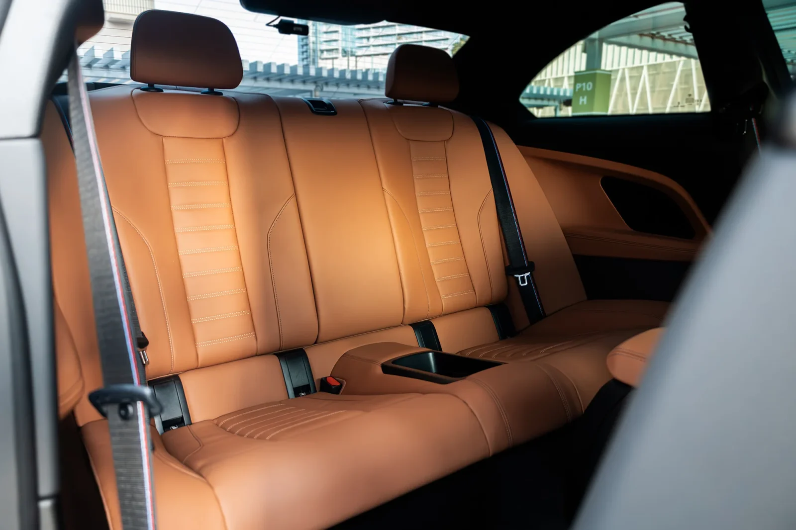 Kiralık BMW M2  Mavi 2024 içinde Abu Dhabi - 3 