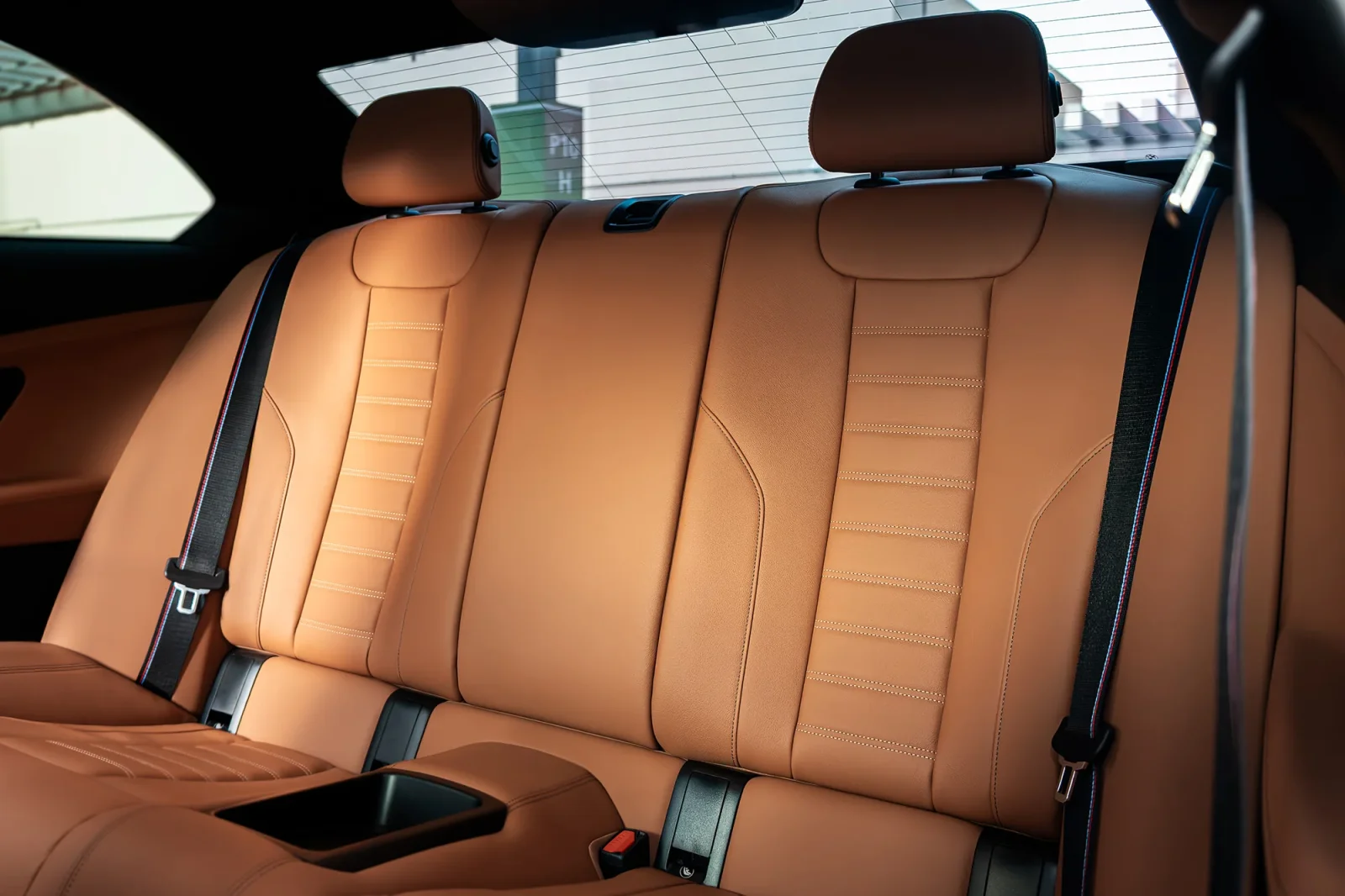 Kiralık BMW M2  Mavi 2024 içinde Abu Dhabi - 8 